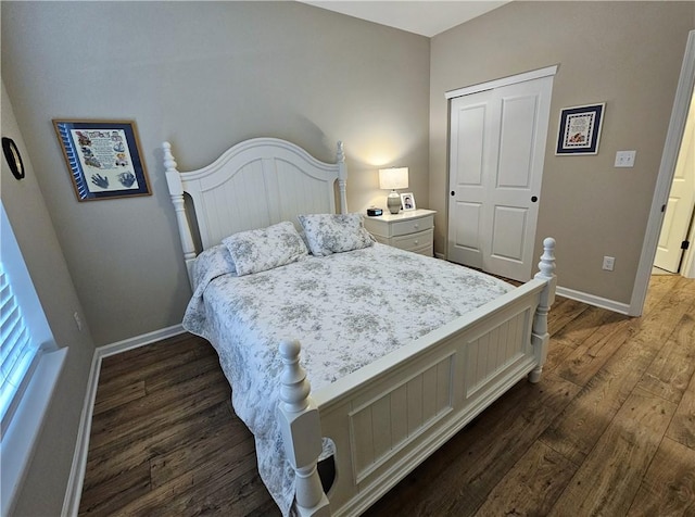 129 Bay Ct, Chartiers, PA 15301 - bedroom with dark wood-style floors and baseboards