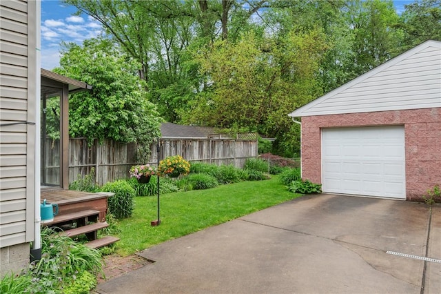 6640 Wilkins Ave, Squirrel Hill, PA 15217 - view of yard with driveway and a garage