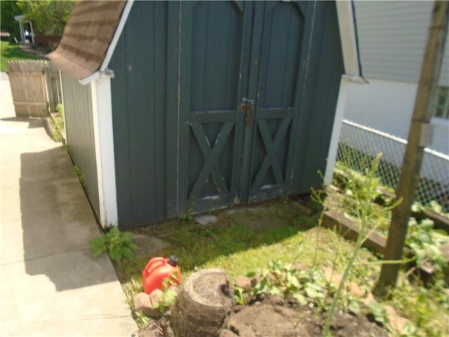 1040 Catherine Dr, Conway, PA 15027 - photo 29