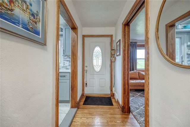 1814 Roosevelt Rd, Ohio Twp, PA 15143 - foyer entrance featuring light wood-type flooring and baseboards