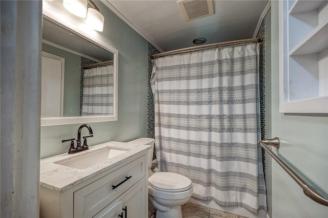 140 8th Ave, Ross Twp, PA 15229 - full bath featuring ornamental molding, vanity, toilet, and a shower with curtain