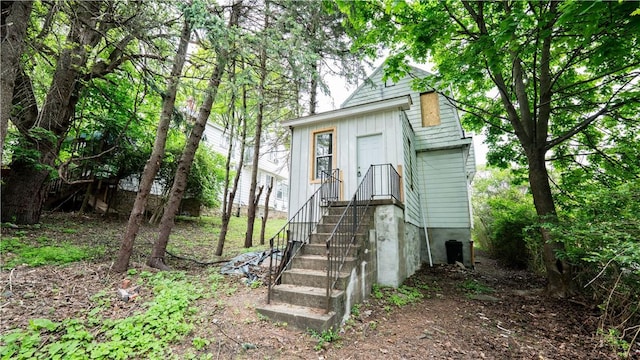 321 Kennedy Ave, Perry Hilltop, PA 15214 - view of front of property