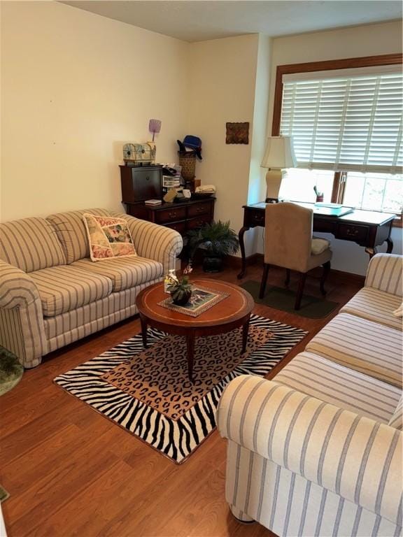 16 Finnin Rd, Allegheny Twp Wml, PA 15068 - living area with wood finished floors