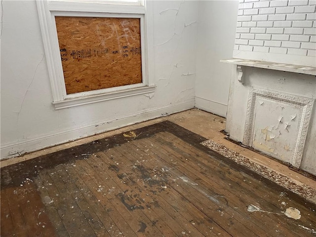 473 New 8th Ave, West Homestead, PA 15120 - detailed view of wood finished floors and baseboards