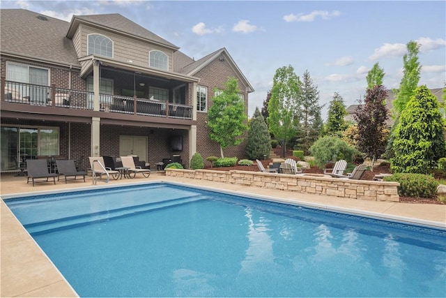 347 Buckingham Dr, Peters Twp, PA 15367 - outdoor pool with a patio
