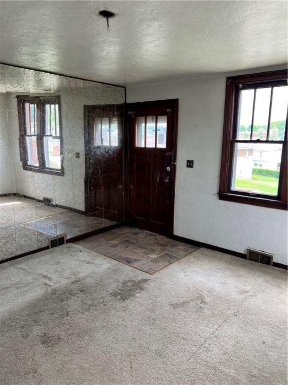 805 Patterson Ave, Jeannette, PA 15644 - photo 4