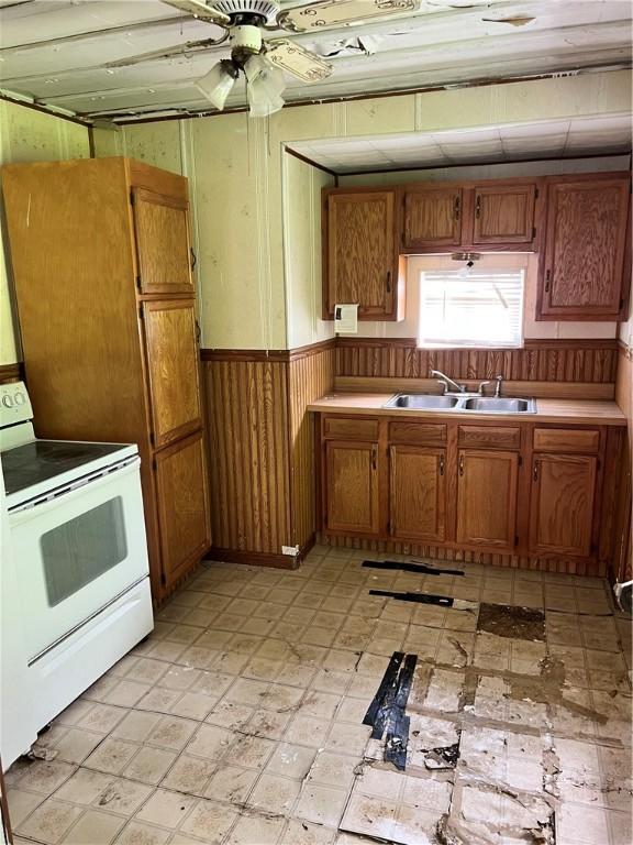 805 Patterson Ave, Jeannette, PA 15644 - photo 9