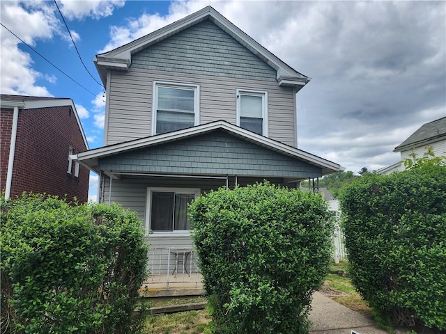 421 32nd St, Mckeesport, PA 15132 - view of side of property featuring covered porch