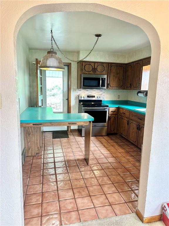 943 Orchard Ave, City Of Greensburg, PA 15601 - photo 17