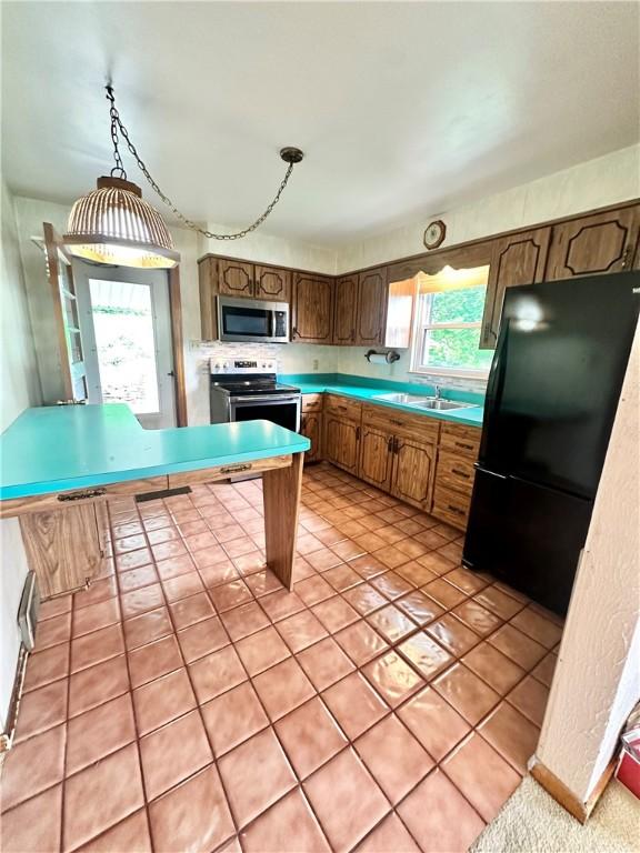 943 Orchard Ave, City Of Greensburg, PA 15601 - photo 20