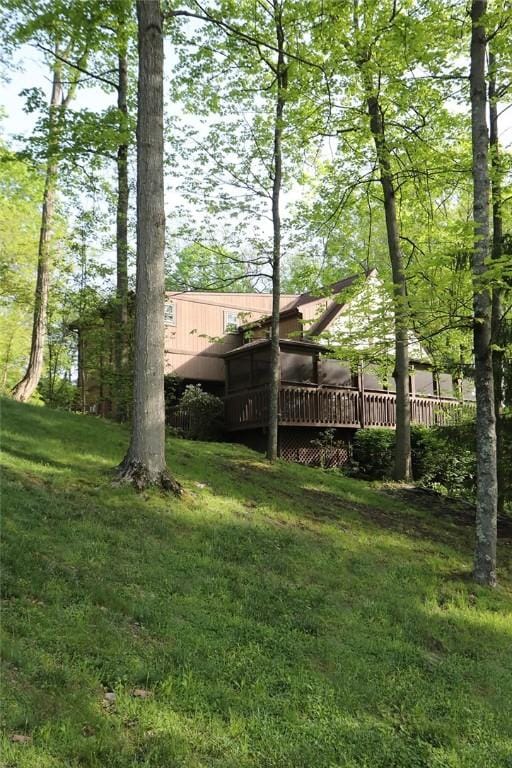 107 Great Oaks Dr, Moon/Crescent Twp, PA 15108 - view of grassy yard with a wooden deck