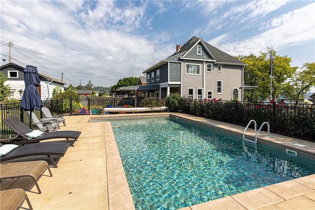 918 Arlington Prt, Vue, PA 15133 - view of swimming pool with fence