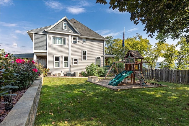 918 Arlington Prt, Vue, PA 15133 - rear view of property with a playground
