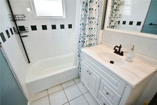 918 Arlington Prt, Vue, PA 15133 - bathroom with shower / tub combo, tile walls, vanity, and tile patterned flooring