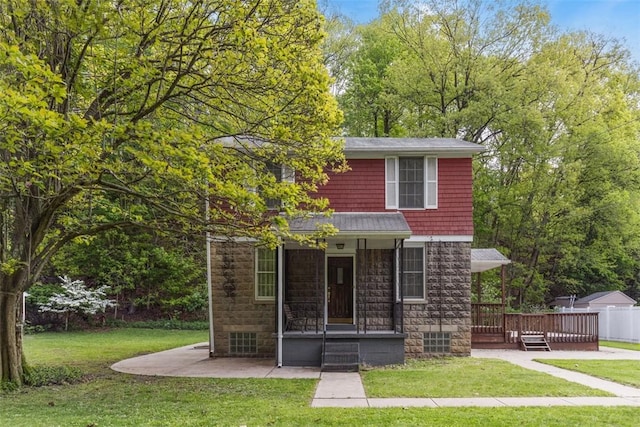 view of front of property featuring covered porch