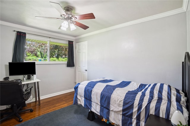200 Dorseyville Rd, Ohara, PA 15215 - bedroom featuring ornamental molding, wood finished floors, baseboards, a desk, and a ceiling fan