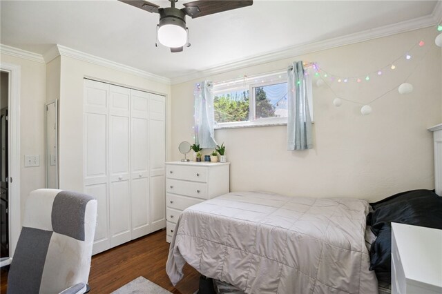 200 Dorseyville Rd, Ohara, PA 15215 - bedroom featuring dark wood finished floors, a closet, ornamental molding, and a ceiling fan