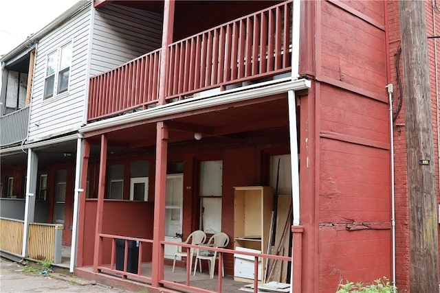 518 Middle Ave, Wilmerding, PA 15148 - view of building exterior featuring a garage