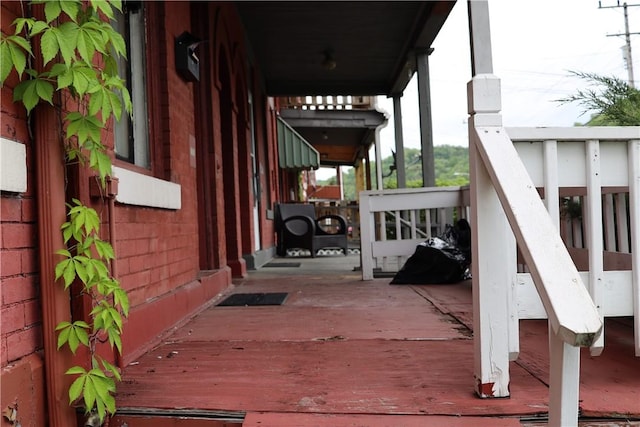 518 Middle Ave, Wilmerding, PA 15148 - view of wooden deck