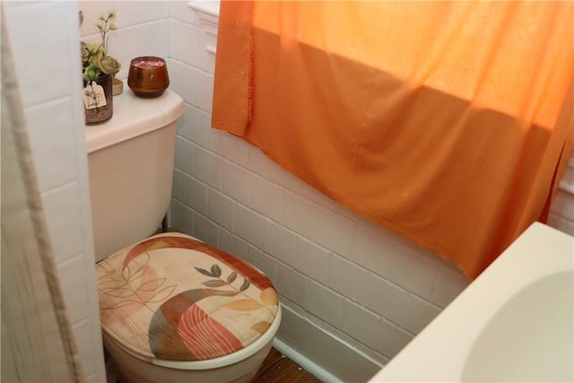 518 Middle Ave, Wilmerding, PA 15148 - bathroom with toilet