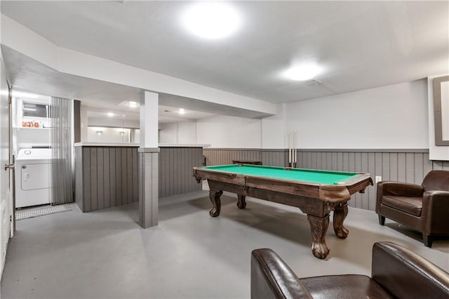 3 Patricia St, Fallowfield, PA 15022 - playroom with washer / dryer, billiards table, wainscoting, and finished concrete floors