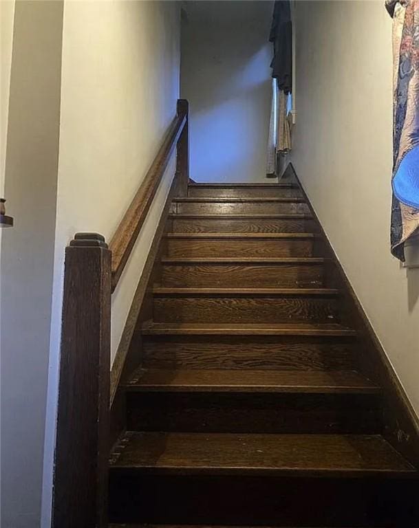 121 Clinton St, Greenville Boro Mer, PA 16125 - view of stairway