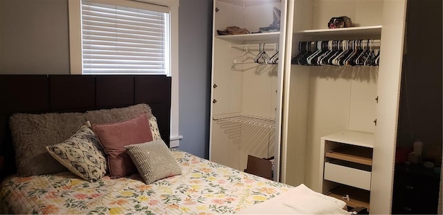 bedroom featuring a closet