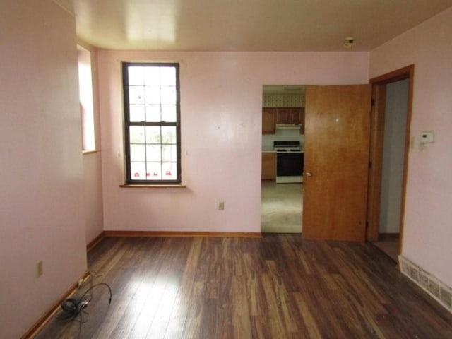 2101 Wharton St, South Side, PA 15203 - unfurnished room featuring wood finished floors and baseboards