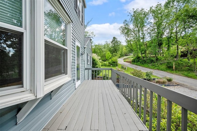 2918 Woodland Cir, Hampton, PA 15101 - view of deck