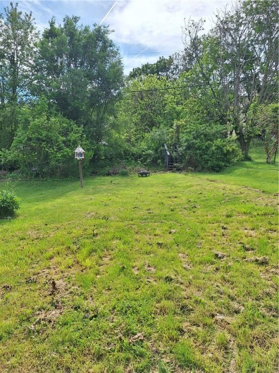29 Elm St, Ellsworth Boro, PA 15331 - photo 10