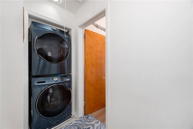 132 W Main St, Greenville Boro Mer, PA 16125 - laundry room featuring stacked washer / drying machine