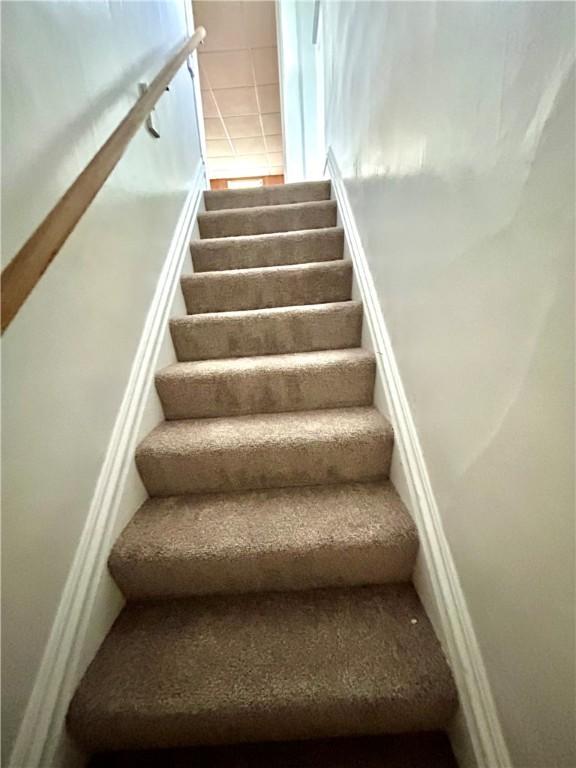 402 Vine St, South Connellsville, PA 15425 - view of stairs