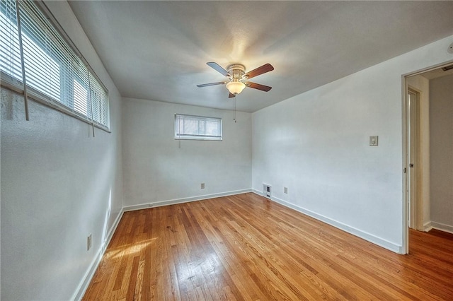 815 Londonderry Dr, Castle Shannon, PA 15234 - spare room featuring light wood-style flooring, a ceiling fan, and baseboards