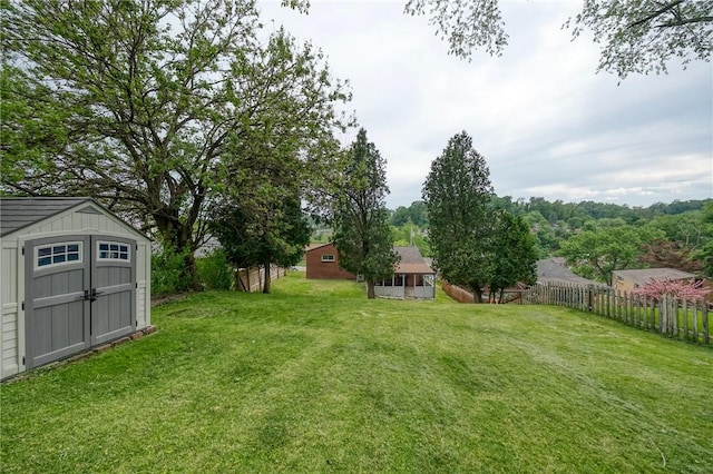 815 Londonderry Dr, Castle Shannon, PA 15234 - view of yard featuring a shed and an outdoor structure
