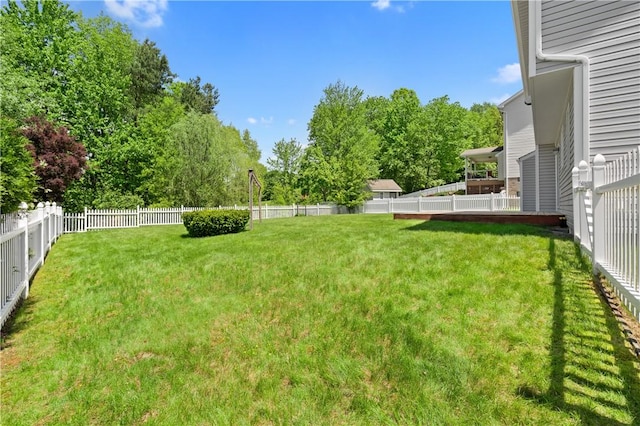815 Kira Cir, Cranberry Twp, PA 16066 - view of yard featuring view of wooded area