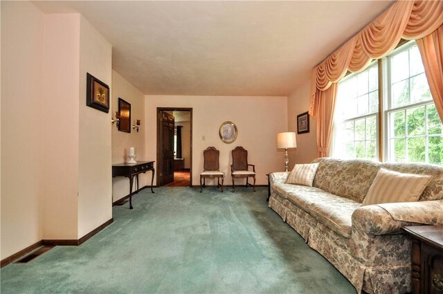 24 N St, Smith, PA 15004 - carpeted living room with baseboards