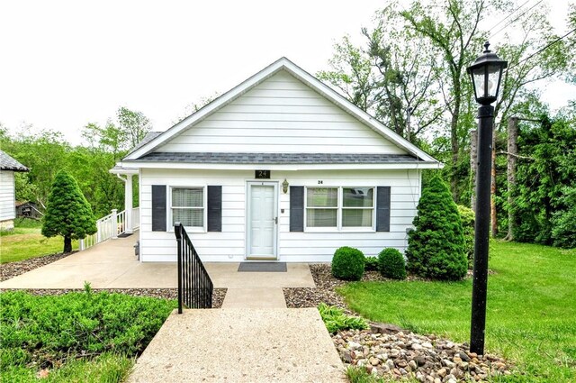 24 N St, Smith, PA 15004 - bungalow-style house with a front lawn and a shingled roof