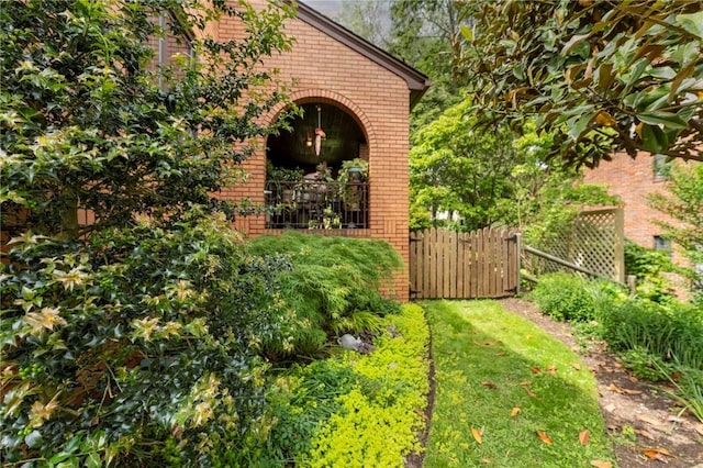 218 Barth Ave, Mt Lebanon, PA 15228 - view of yard featuring fence