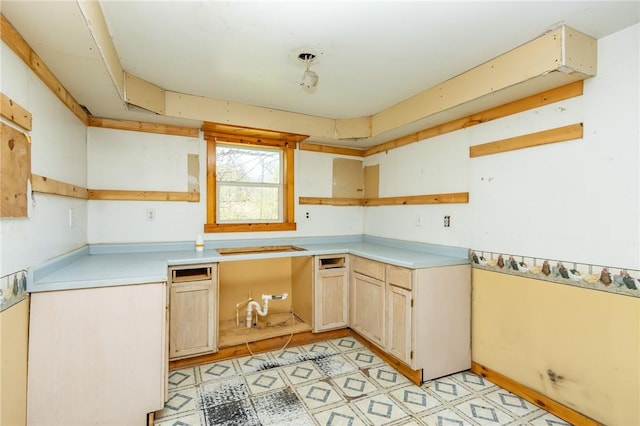 159 Neff Ln, Sewickley Twp, PA 15660 - kitchen featuring light countertops