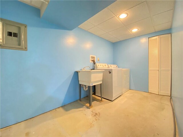 1196 Rutledge Rd, Pymatuning Twp, PA 16154 - clothes washing area featuring electric panel, washer and dryer, and recessed lighting