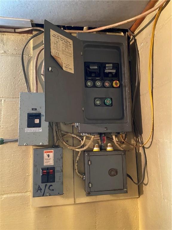 35 Kenmore Rd, West Salem Twp, PA 16125 - utilities with electric panel