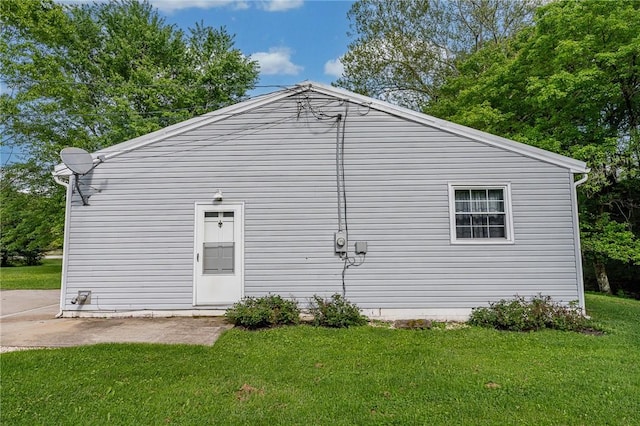 431 Mount Morris Rd, Kirby/Mtmorris, PA 15349 - rear view of house with a yard