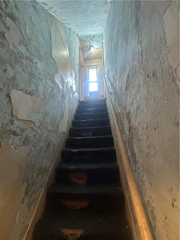 831 Forest Ave, West Homestead, PA 15120 - view of stairway