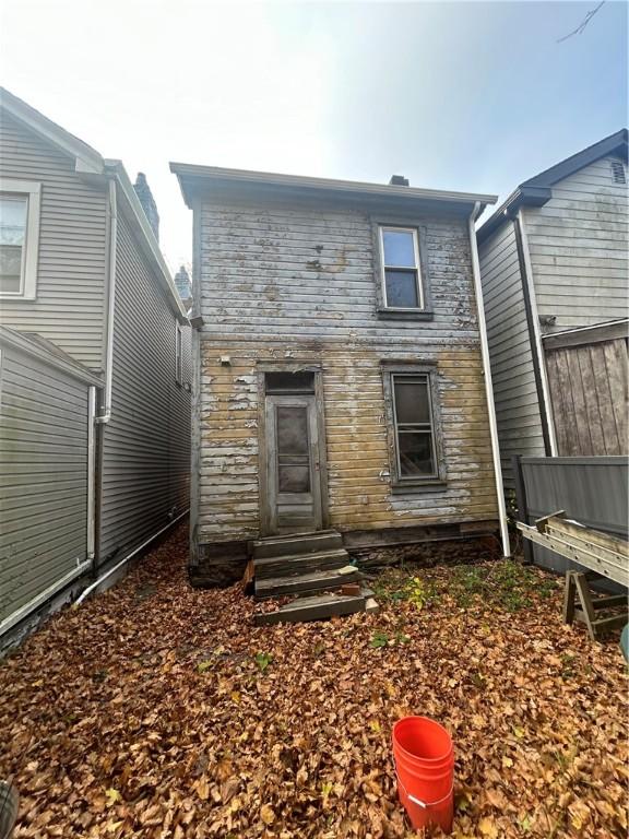 831 Forest Ave, West Homestead, PA 15120 - back of property with entry steps