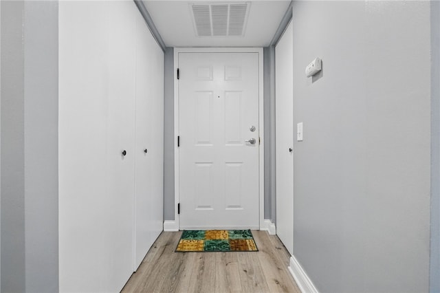 3289 Dawson St Unit 1, Oakland, PA 15213 - entryway featuring light wood-style flooring and baseboards