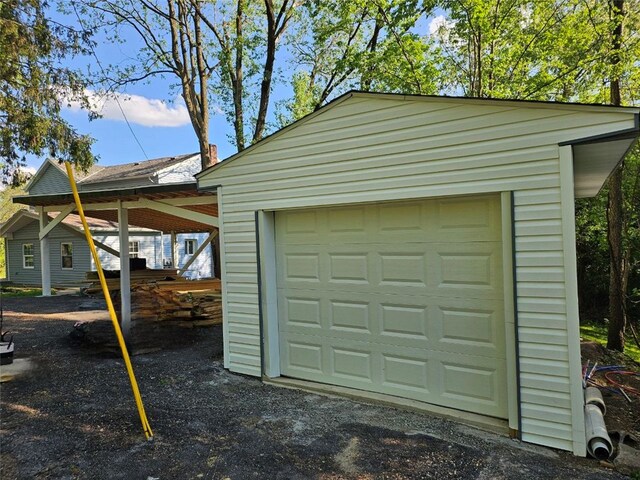 view of detached garage