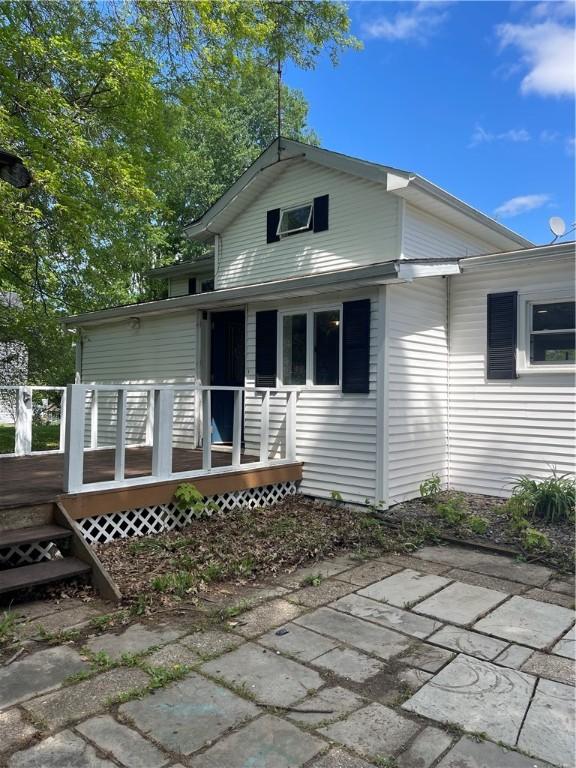 218 S Mercer, Linesville Boro, PA 16424 - view of front facade with a deck