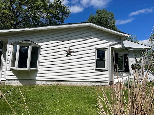 218 S Mercer, Linesville Boro, PA 16424 - view of side of property with a yard