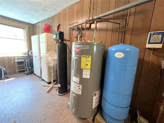 643 Laurel Summit Rd, Jenner Twp, PA 15531 - utilities with water heater