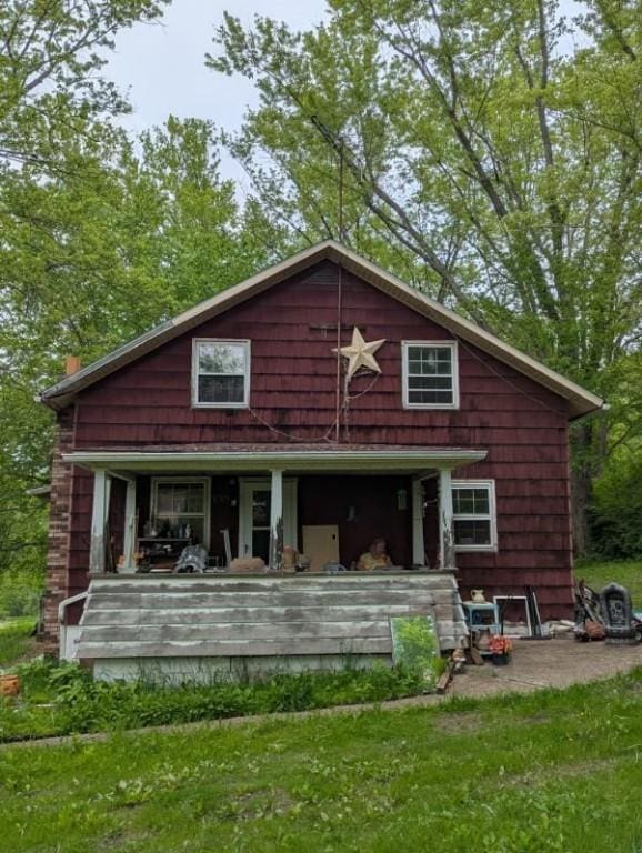 139 Stullville Rd, Leechburg Boro, PA 15656 - rear view of property with a porch and a lawn